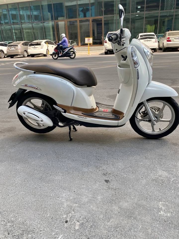 Honda scoopy 2015